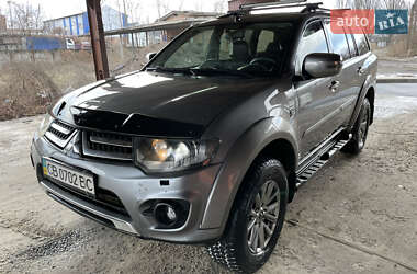 Позашляховик / Кросовер Mitsubishi Pajero Sport 2013 в Чернігові