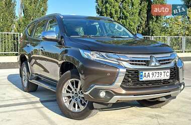 Позашляховик / Кросовер Mitsubishi Pajero Sport 2017 в Києві