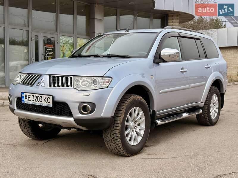 Позашляховик / Кросовер Mitsubishi Pajero Sport 2011 в Кам'янському