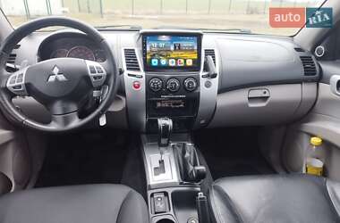 Внедорожник / Кроссовер Mitsubishi Pajero Sport 2011 в 