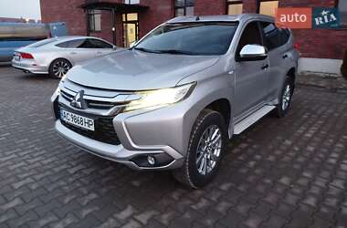 Внедорожник / Кроссовер Mitsubishi Pajero Sport 2016 в Луцке