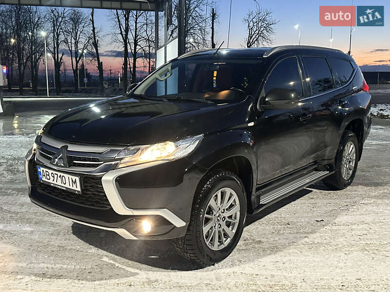 Внедорожник / Кроссовер Mitsubishi Pajero Sport 2016 в 