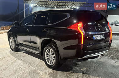 Внедорожник / Кроссовер Mitsubishi Pajero Sport 2016 в 