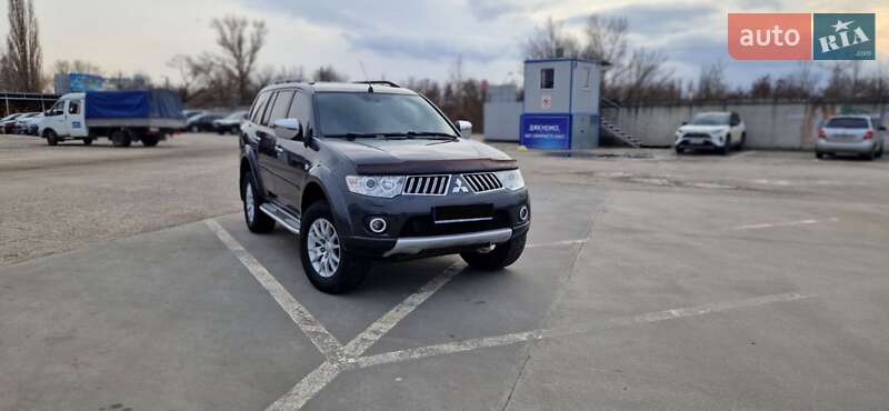 Внедорожник / Кроссовер Mitsubishi Pajero Sport 2012 в Кременчуге