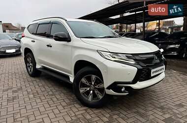 Внедорожник / Кроссовер Mitsubishi Pajero Sport 2016 в Кривом Роге