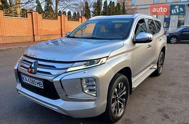 Позашляховик / Кросовер Mitsubishi Pajero Sport 2020 в Києві