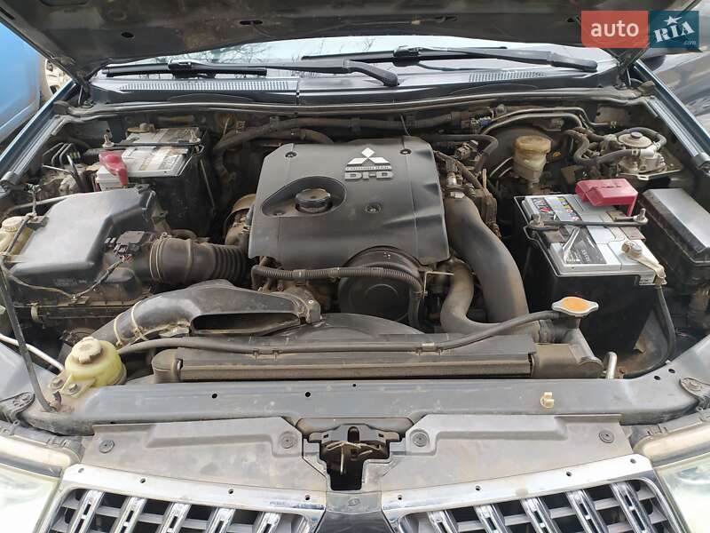 Позашляховик / Кросовер Mitsubishi Pajero Sport 2010 в Сумах