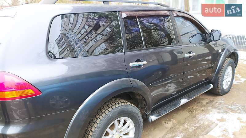 Позашляховик / Кросовер Mitsubishi Pajero Sport 2010 в Сумах
