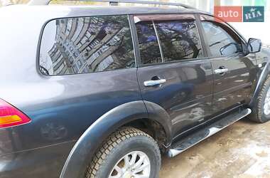 Внедорожник / Кроссовер Mitsubishi Pajero Sport 2010 в 