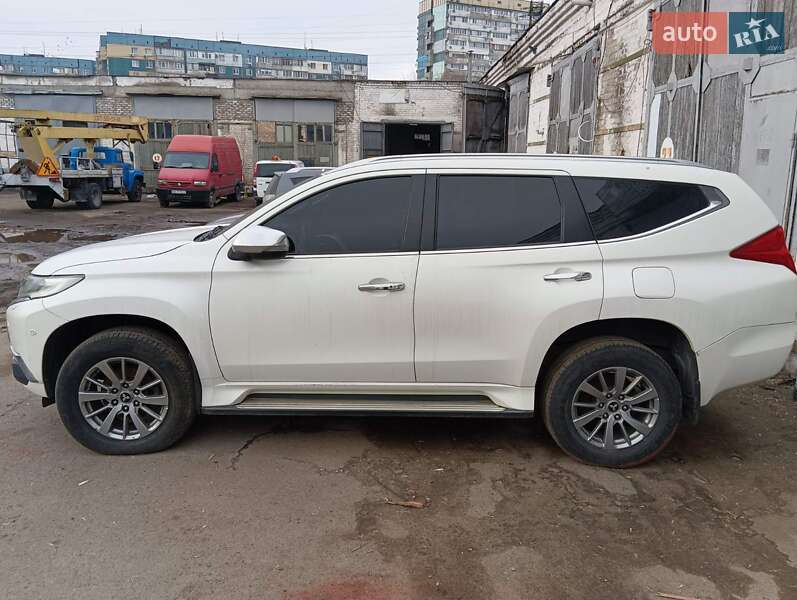 Mitsubishi Pajero Sport 2017