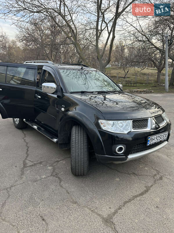 Внедорожник / Кроссовер Mitsubishi Pajero Sport 2010 в Одессе