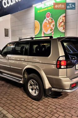 Внедорожник / Кроссовер Mitsubishi Pajero Sport 2006 в 