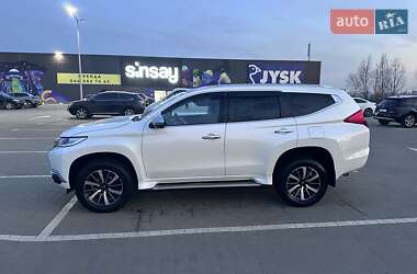 Внедорожник / Кроссовер Mitsubishi Pajero Sport 2016 в Киеве