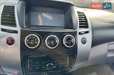 Внедорожник / Кроссовер Mitsubishi Pajero Sport 2012 в 
