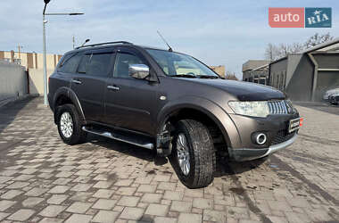 Внедорожник / Кроссовер Mitsubishi Pajero Sport 2012 в 