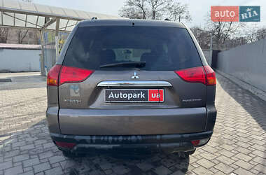 Внедорожник / Кроссовер Mitsubishi Pajero Sport 2012 в 