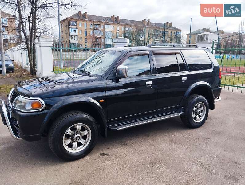 Позашляховик / Кросовер Mitsubishi Pajero Sport 2000 в Києві