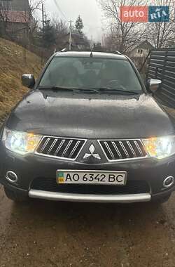 Внедорожник / Кроссовер Mitsubishi Pajero Sport 2013 в 