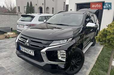 Позашляховик / Кросовер Mitsubishi Pajero Sport 2021 в 