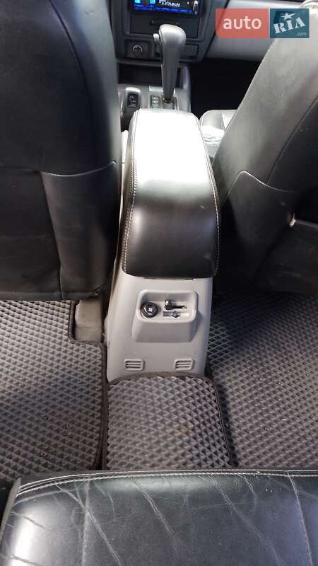 Внедорожник / Кроссовер Mitsubishi Pajero Sport 2004 в Лубнах