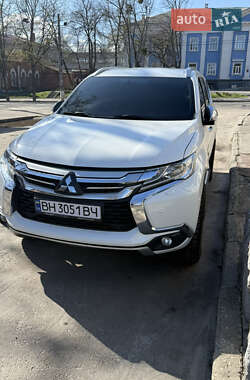 Внедорожник / Кроссовер Mitsubishi Pajero Sport 2016 в 