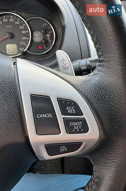 Внедорожник / Кроссовер Mitsubishi Pajero Sport 2013 в 