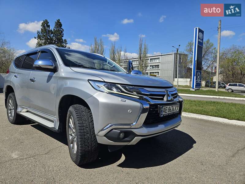 Позашляховик / Кросовер Mitsubishi Pajero Sport 2016 в Дніпрі