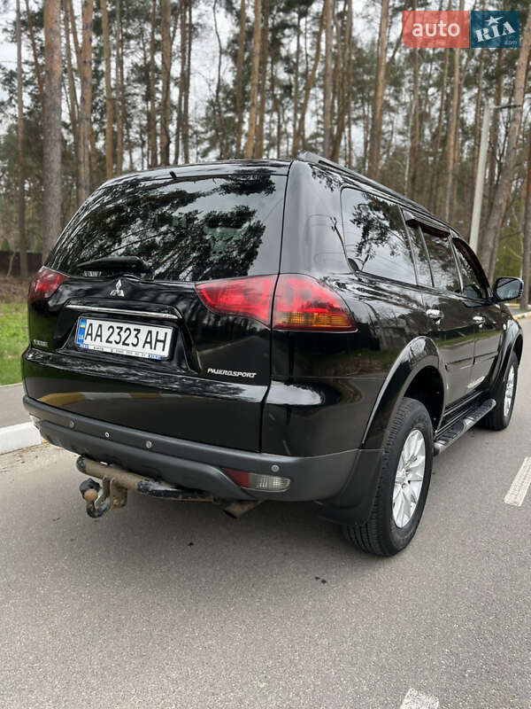 Позашляховик / Кросовер Mitsubishi Pajero Sport 2011 в Києві