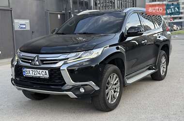 Внедорожник / Кроссовер Mitsubishi Pajero Sport 2017 в 