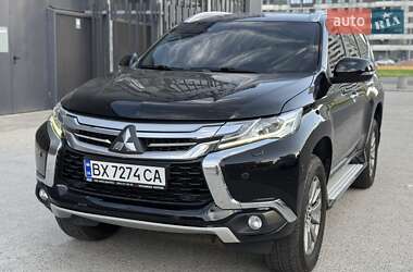 Внедорожник / Кроссовер Mitsubishi Pajero Sport 2017 в 