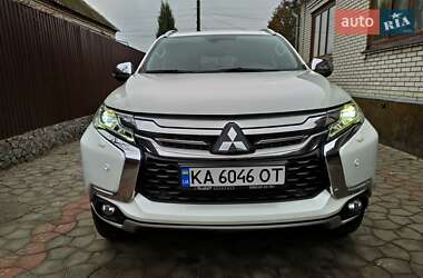 Внедорожник / Кроссовер Mitsubishi Pajero Sport 2016 в 