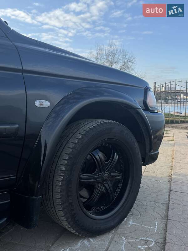 Внедорожник / Кроссовер Mitsubishi Pajero Sport 2005 в Черноморске