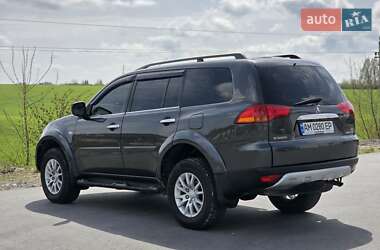 Позашляховик / Кросовер Mitsubishi Pajero Sport 2011 в 