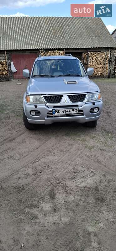 Позашляховик / Кросовер Mitsubishi Pajero Sport 2007 в Вараші