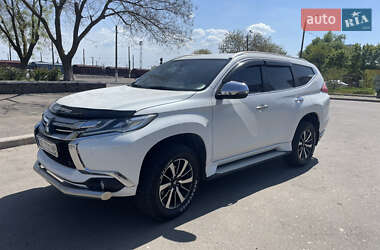 Внедорожник / Кроссовер Mitsubishi Pajero Sport 2016 в 