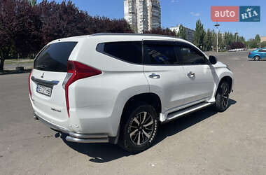 Внедорожник / Кроссовер Mitsubishi Pajero Sport 2016 в 
