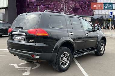 Внедорожник / Кроссовер Mitsubishi Pajero Sport 2011 в 