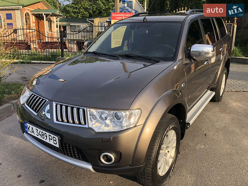 Позашляховик / Кросовер Mitsubishi Pajero Sport 2013 в Вінниці
