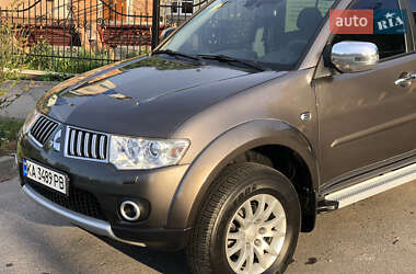 Внедорожник / Кроссовер Mitsubishi Pajero Sport 2013 в 