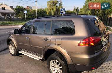 Внедорожник / Кроссовер Mitsubishi Pajero Sport 2013 в 