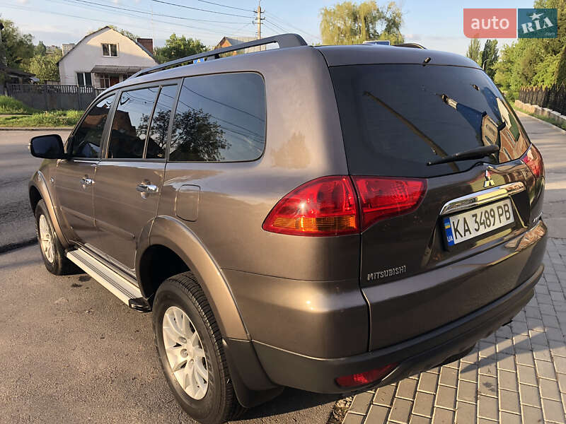 Позашляховик / Кросовер Mitsubishi Pajero Sport 2013 в Вінниці