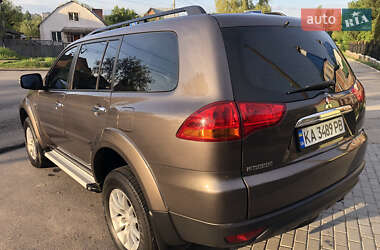 Внедорожник / Кроссовер Mitsubishi Pajero Sport 2013 в 
