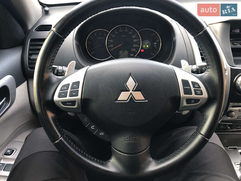 Позашляховик / Кросовер Mitsubishi Pajero Sport 2013 в Вінниці