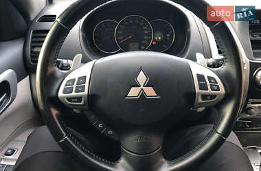 Внедорожник / Кроссовер Mitsubishi Pajero Sport 2013 в 
