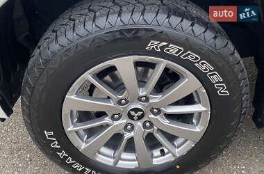 Позашляховик / Кросовер Mitsubishi Pajero Sport 2016 в 