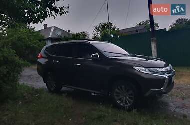 Позашляховик / Кросовер Mitsubishi Pajero Sport 2016 в 