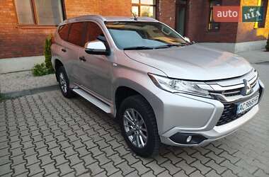 Внедорожник / Кроссовер Mitsubishi Pajero Sport 2016 в 