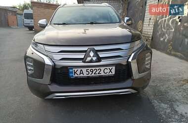 Внедорожник / Кроссовер Mitsubishi Pajero Sport 2021 в 