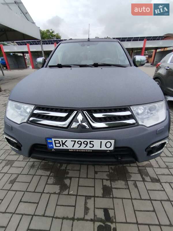 Внедорожник / Кроссовер Mitsubishi Pajero Sport 2014 в Ровно