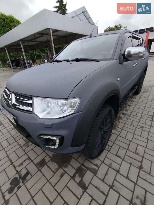 Внедорожник / Кроссовер Mitsubishi Pajero Sport 2014 в Ровно